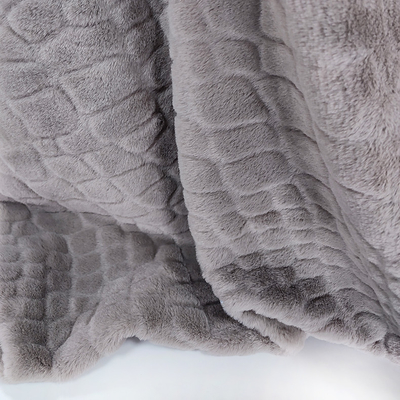100% Polyester Faux Fur Fabric Fleece 340 Gsm Dalam Warna Polos Sheared Rabbit