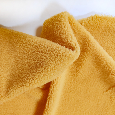 Warp Rajutan Sherpa Fleece Fabric 100% Polyester Yellow Jacquard Untuk Garment