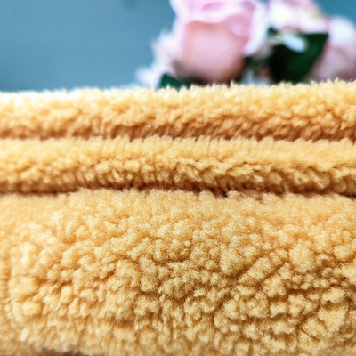 Warp Rajutan Sherpa Fleece Fabric 100% Polyester Yellow Jacquard Untuk Garment