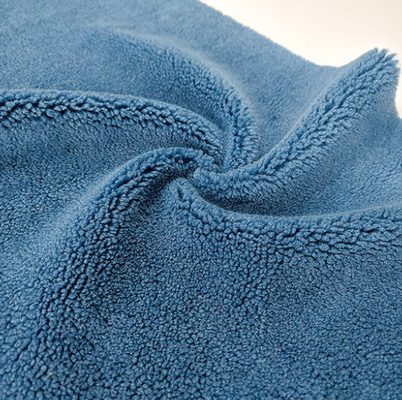 Warna Solid Polyester Sherpa Fleece Fabric 490gsm Untuk Tas Sarung Bantal